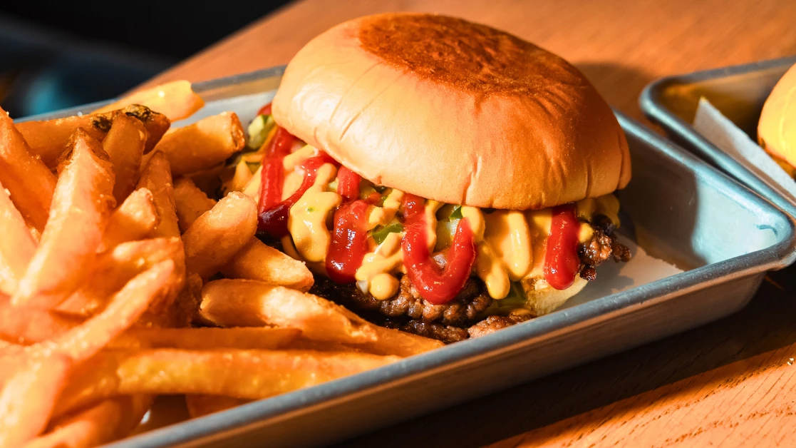 10 BEST Restaurants in Riyadh 7 مطعم بلاك تاب (Black Tap)